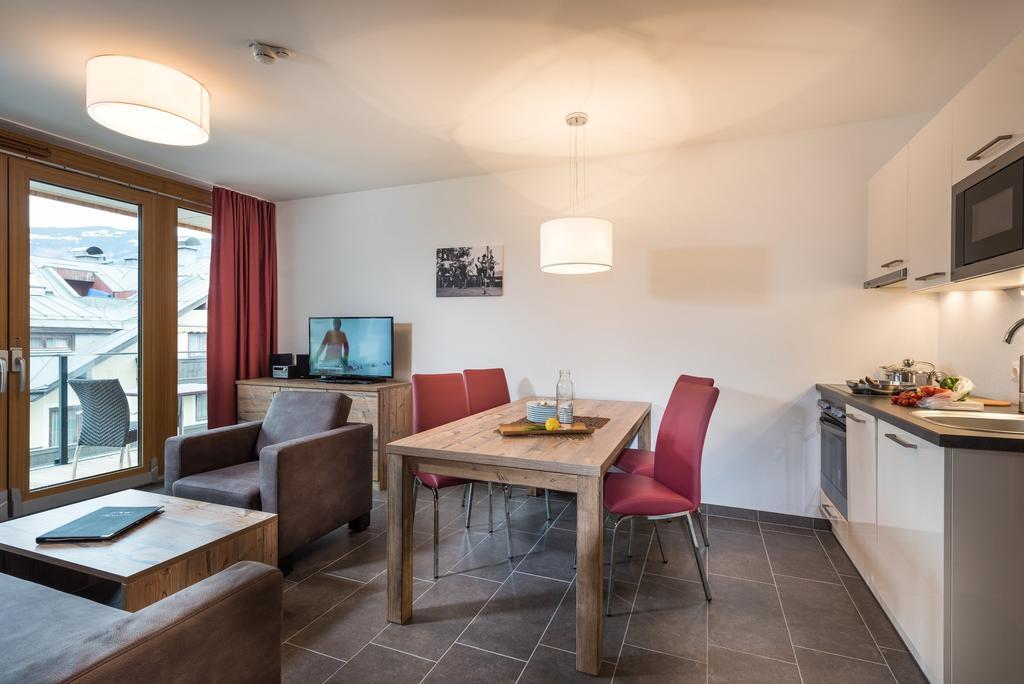 Alpenparks Hotel & Apartment Central Zell Am See Exterior photo